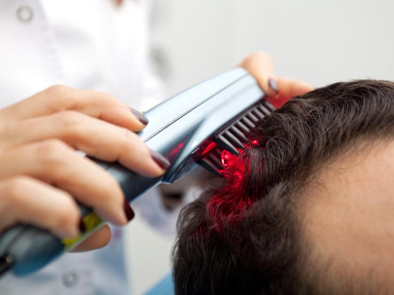Ledterapia Capilar: Como Funciona e Quando Apostar Nesse Tratamento?
